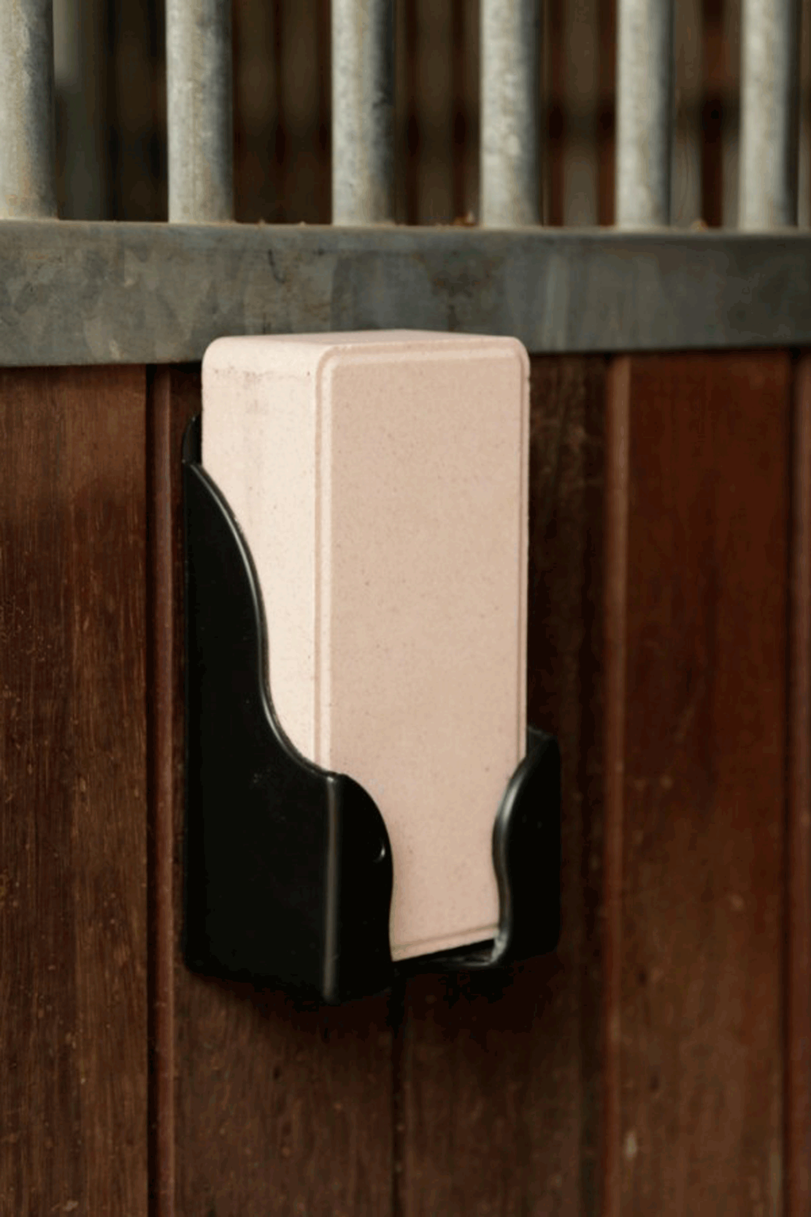 Uchwyt na prostokątne lizawki Kerbl