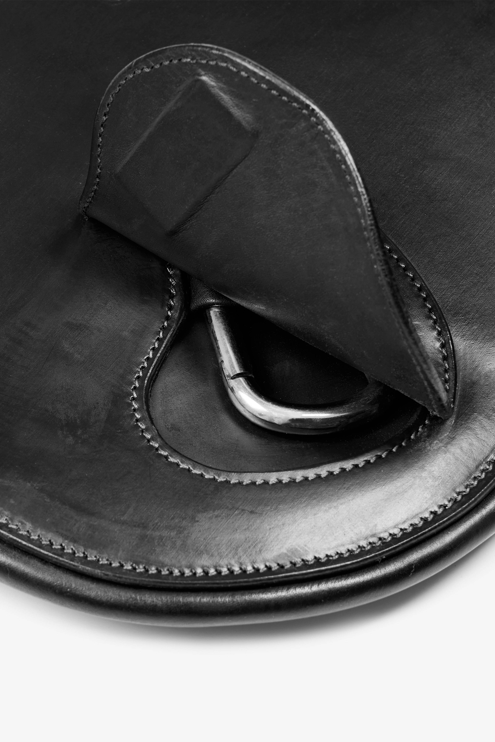 LeMieux Gel-Tek Kr&oacute;tki anatomiczny popręg z fartuchem i magnesem