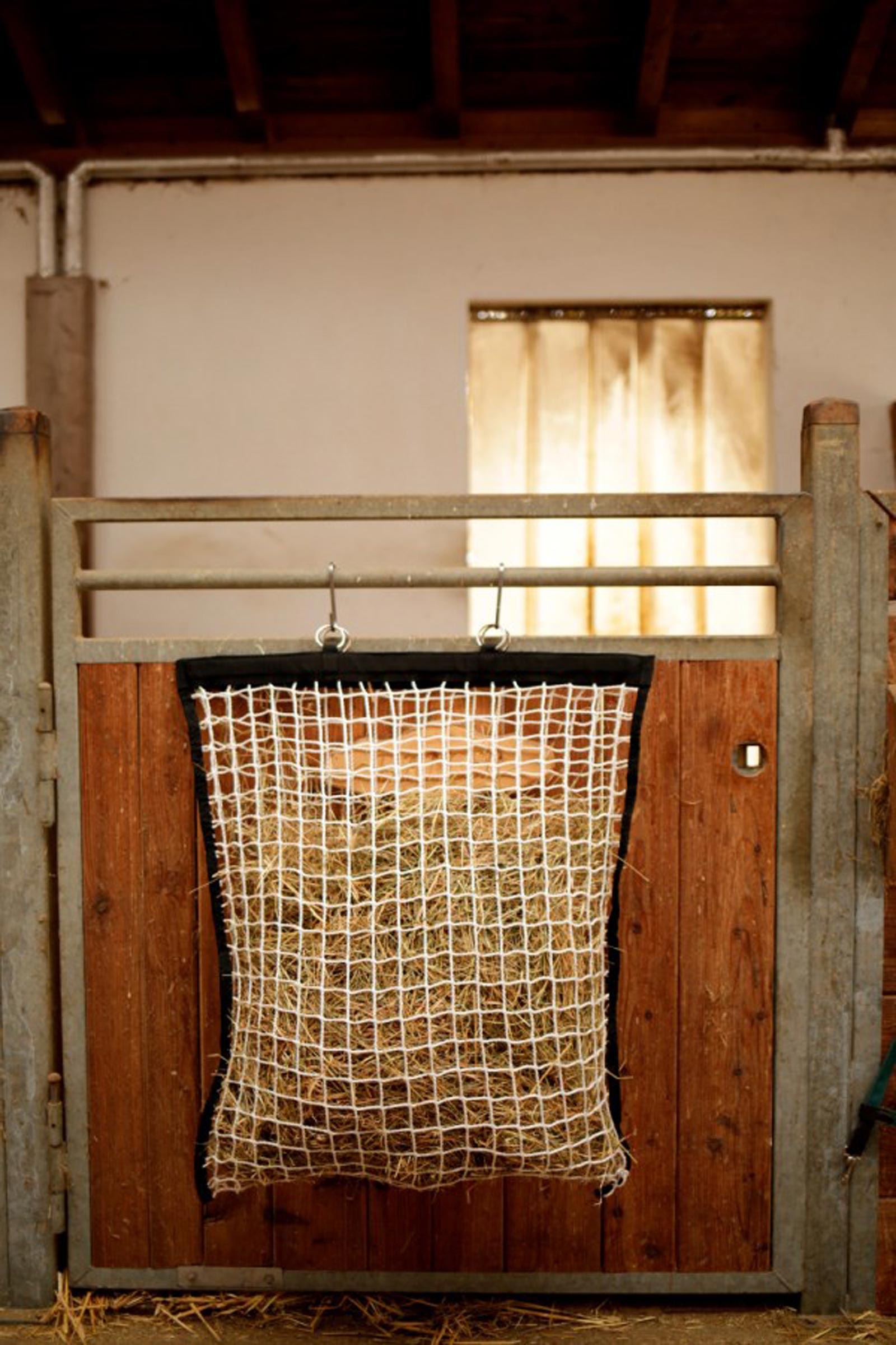 Kerbl Hay net with filling aid, 83x83 cm (3x3cm)