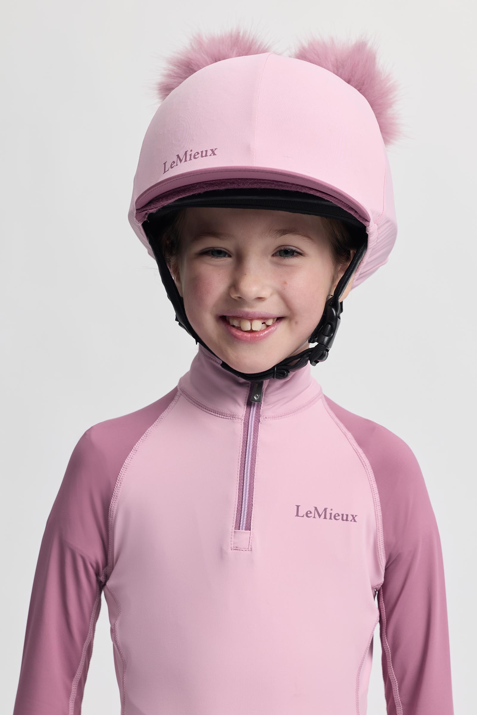 Fondant LeMieux Mini pokrowiec na kask z podw&oacute;jnym pomponem