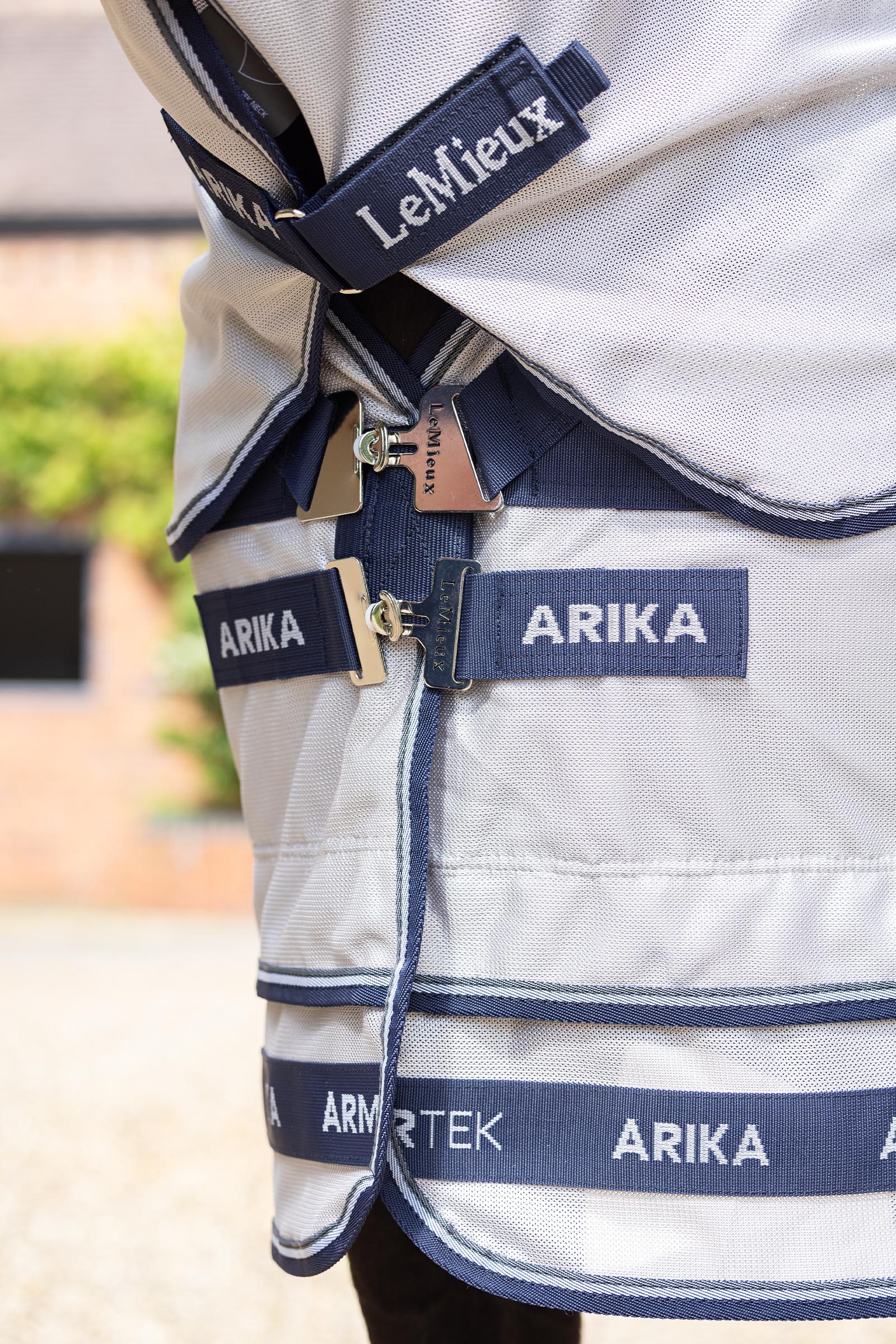 LeMieux Arika Armour-Tek derka przeciw owadom z odpinanym kapturem