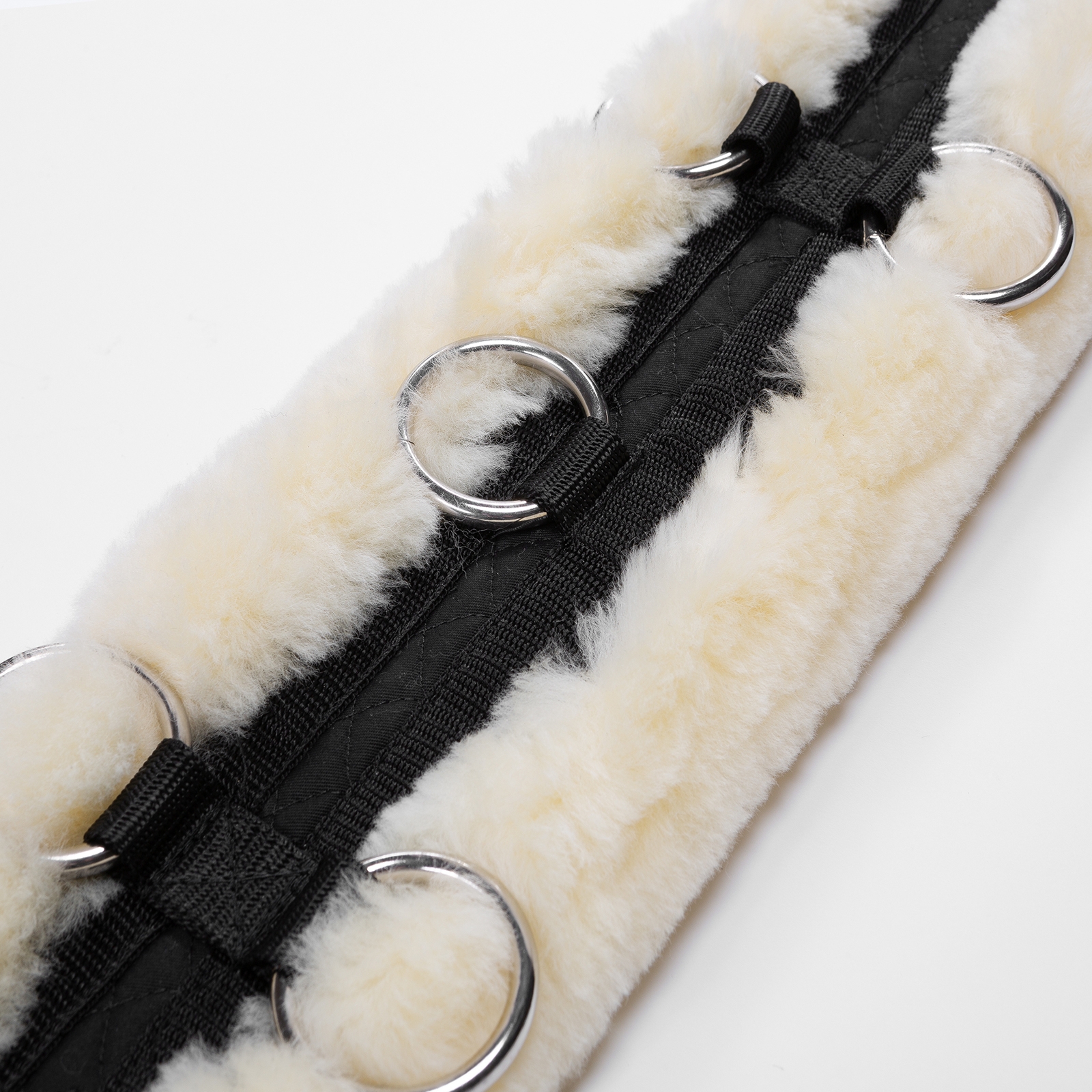 Popręg z owczej sk&oacute;ry Chrystusa