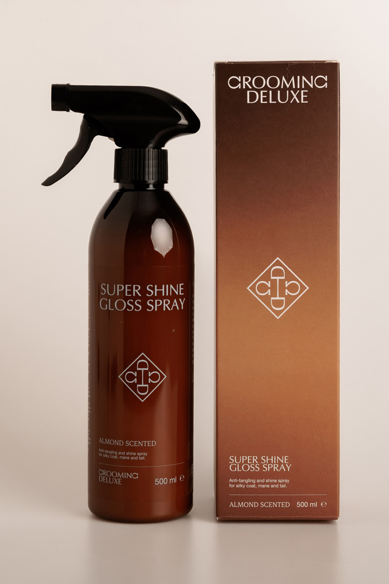 Grooming Deluxe Super Shine spray nabłyszczający migdałowy, 500 ml