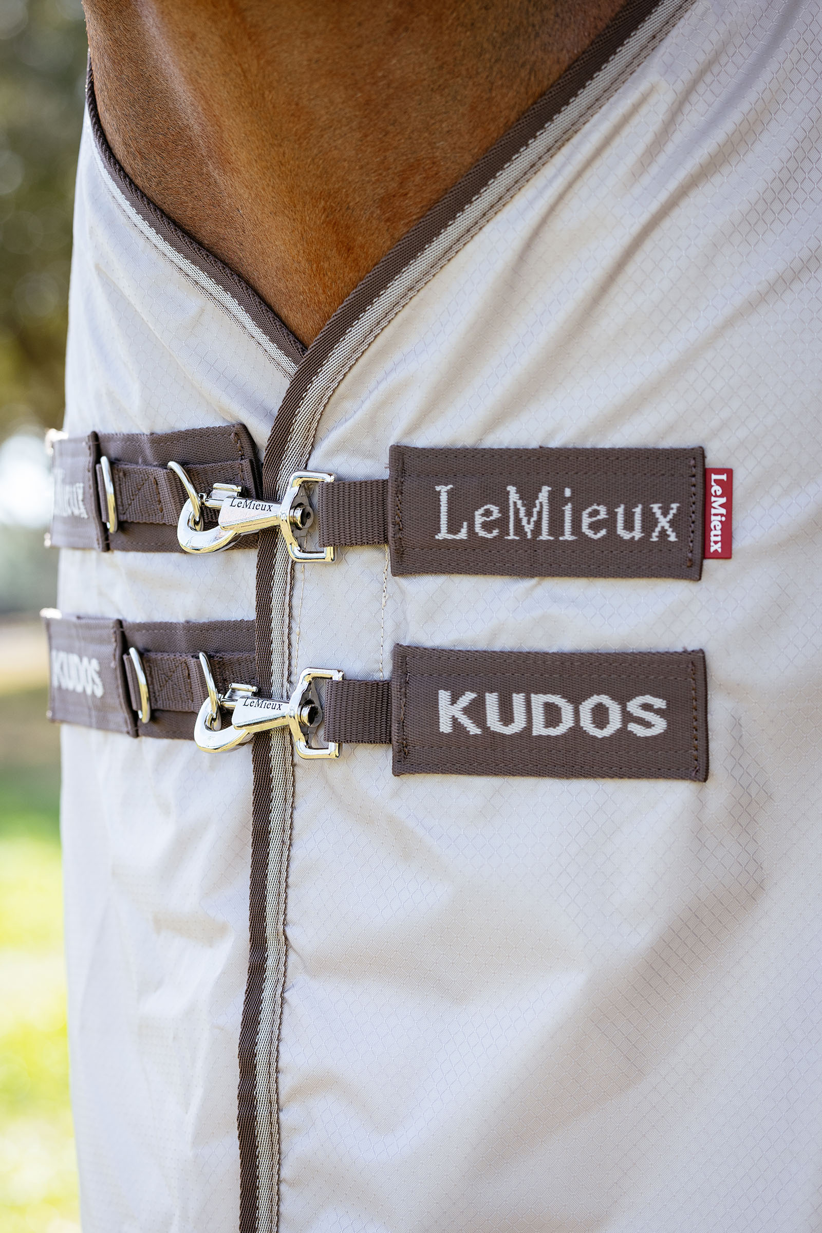 LeMieux Kudos Shower Pro derka egzemowa z odpinanym kapturkiem