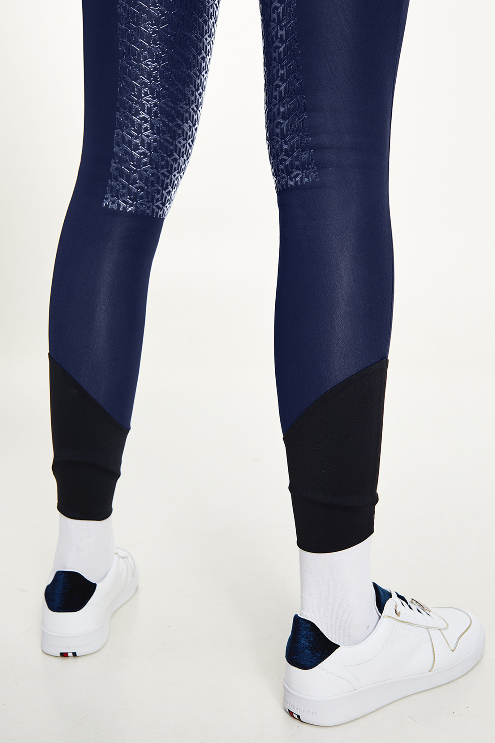 Damskie bryczesy softshell Tommy Hilfiger Equestrian Performance z pełnym lejem