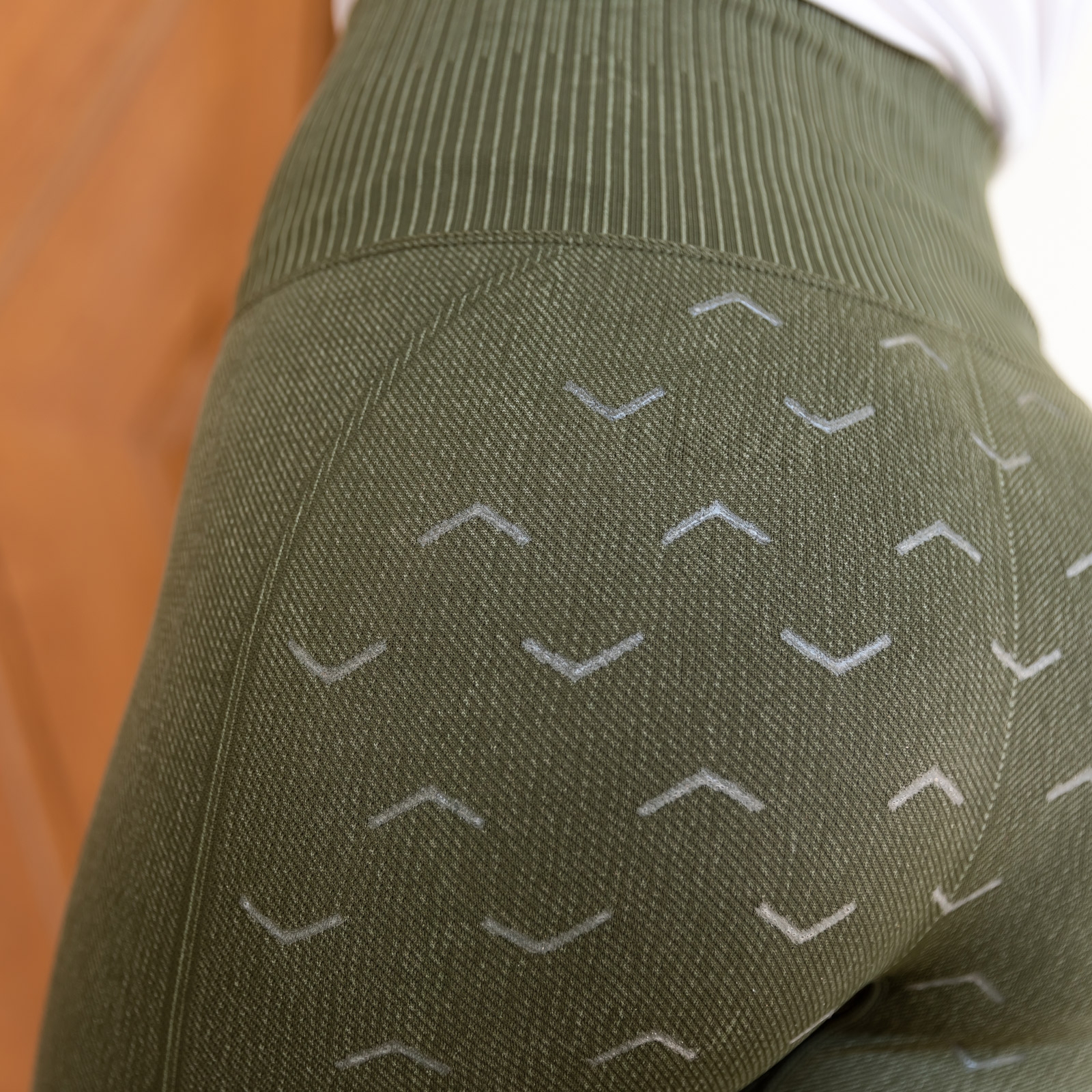 Bryczesy damskie Horze Vanessa w stylu jeans&oacute;w z pełnym lejem silikonowym