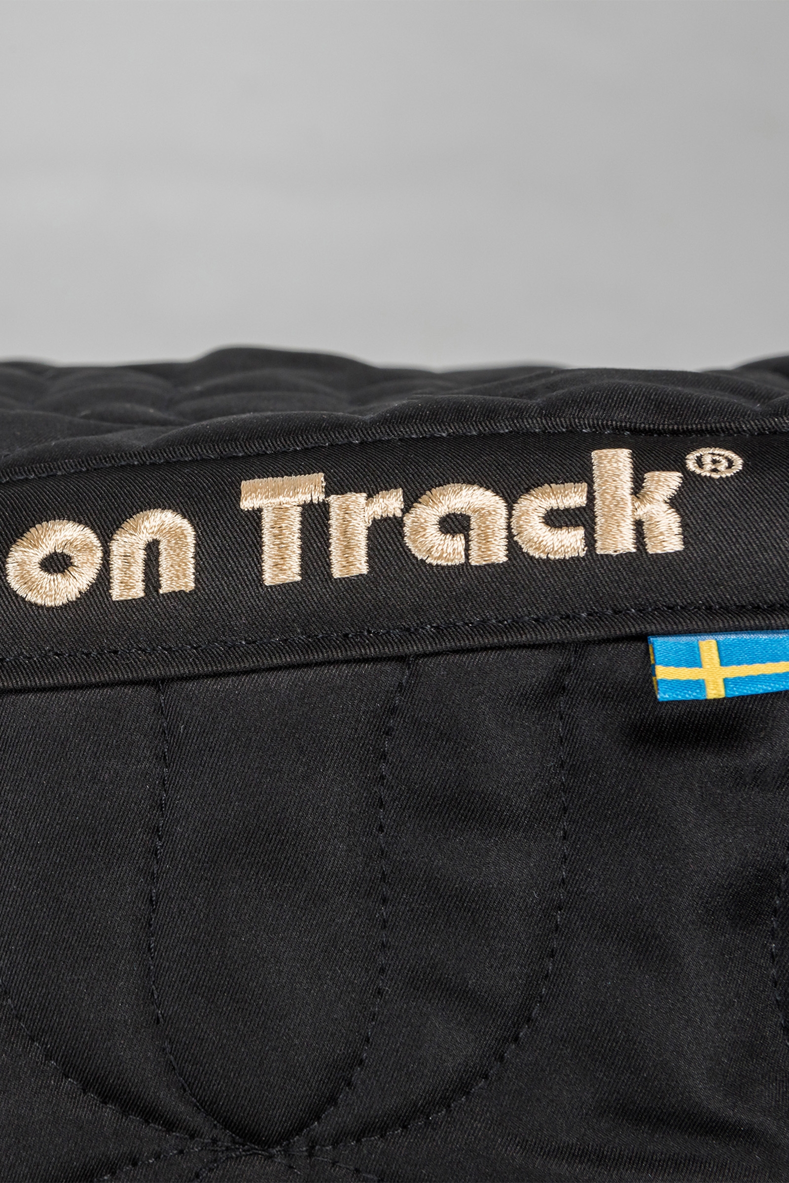 Czaprak ujeżdżeniowy Back on Track Deep Nights