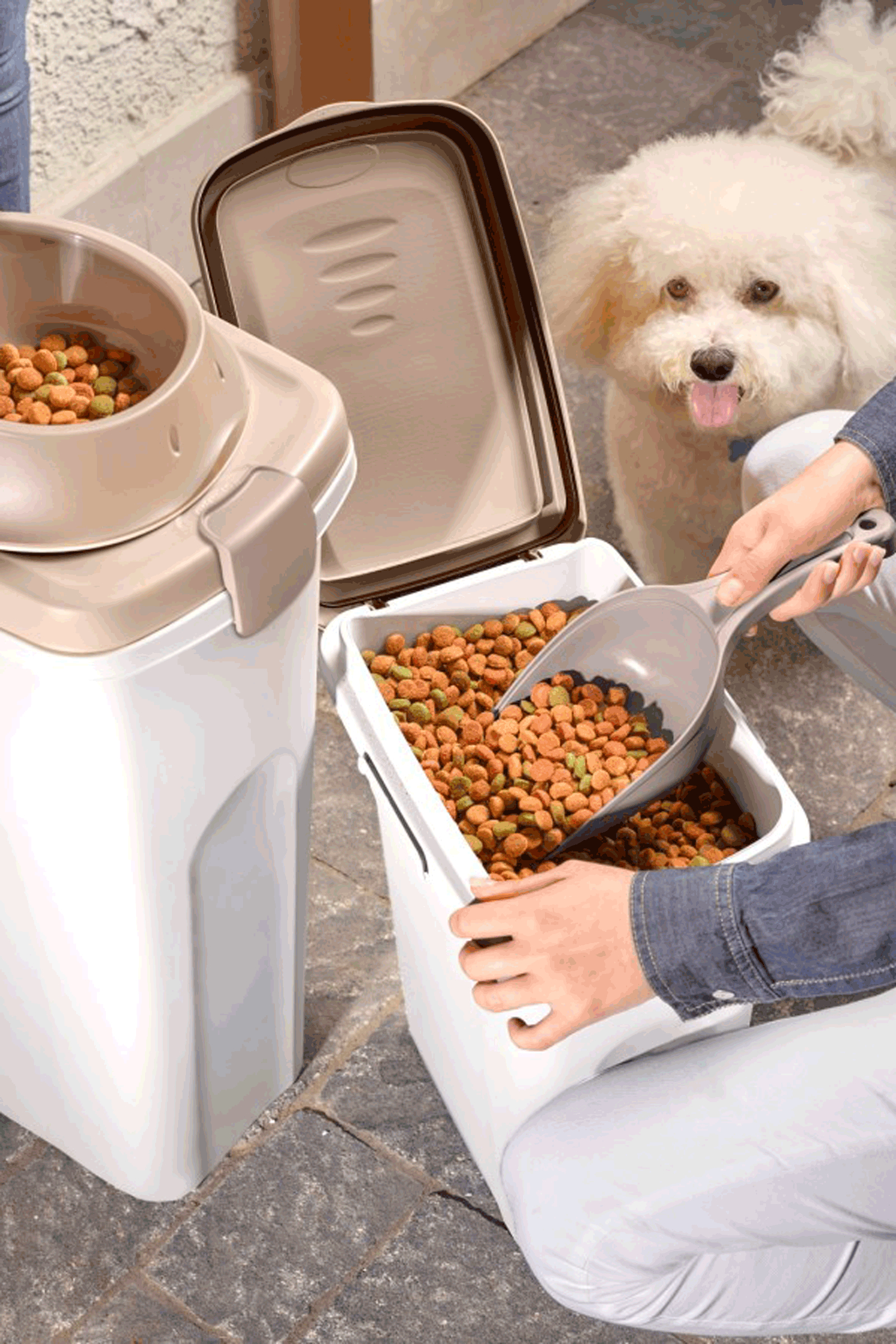 Kerbl Wiadro na paszę z pokrywką (40 l / 15 kg)