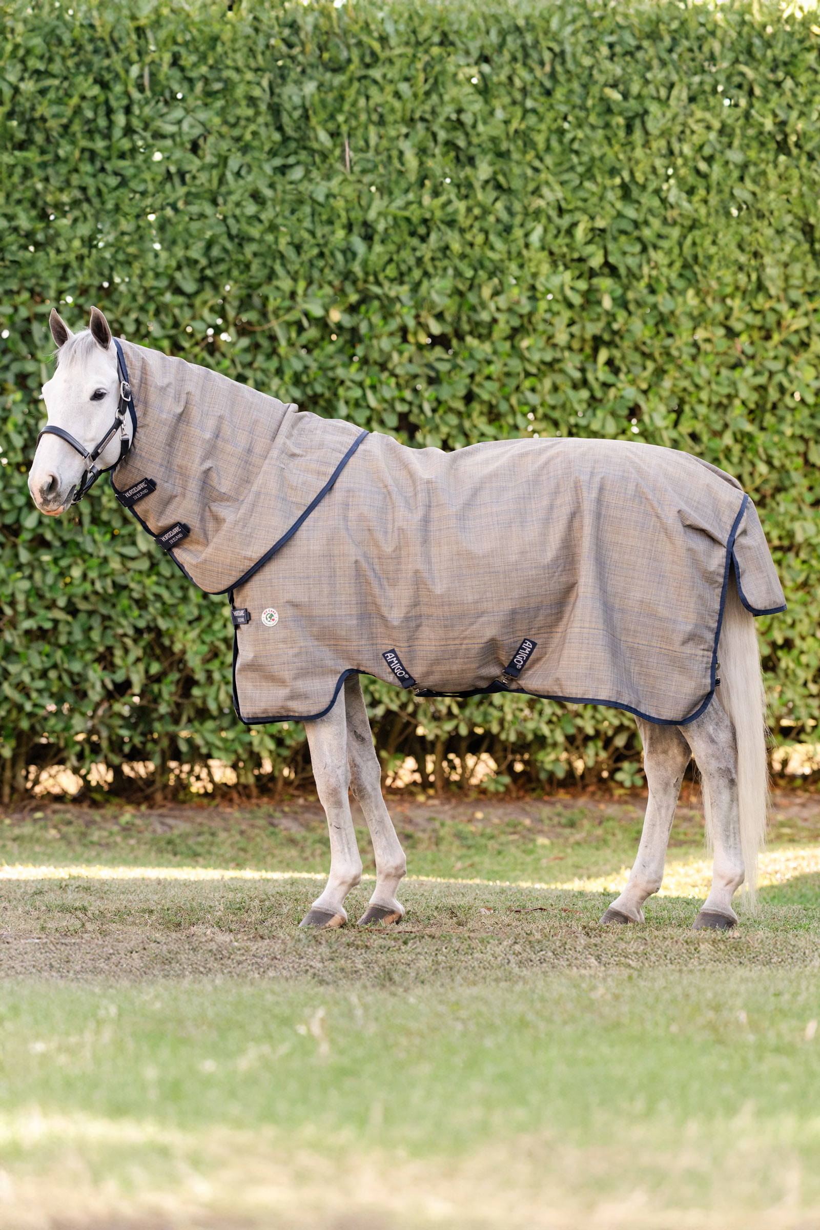 Seasonal Colour Horseware Amigo Hero 900 Revive Plus Derka padokowa z odpinanym kapturem, 200 g