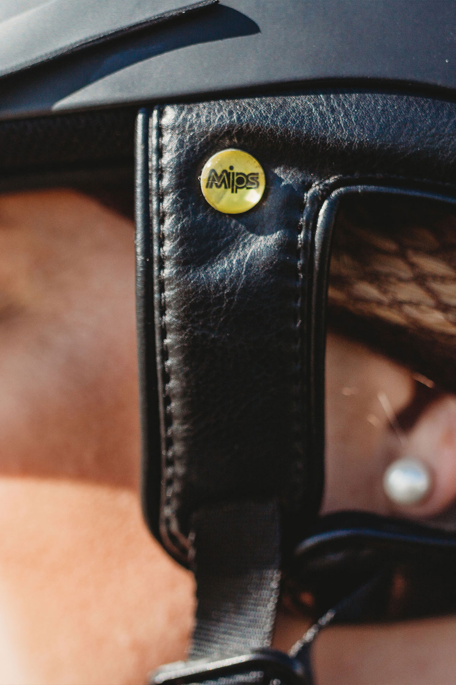 Kask jeździecki Back on Track EQ3 MIPS Lynx Smooth Top