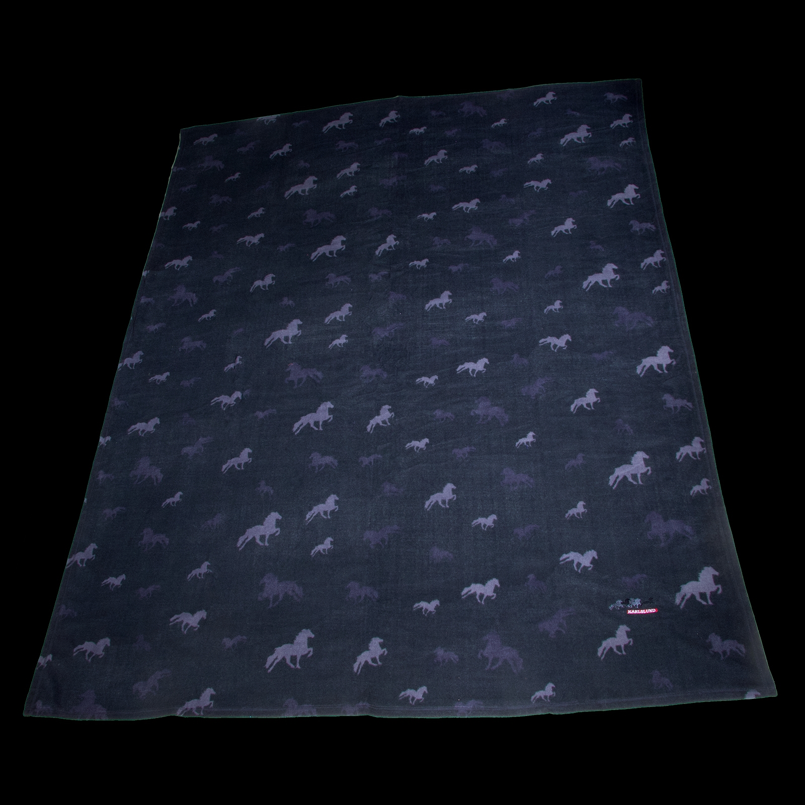 Koc polarowy Karlslund z końmi