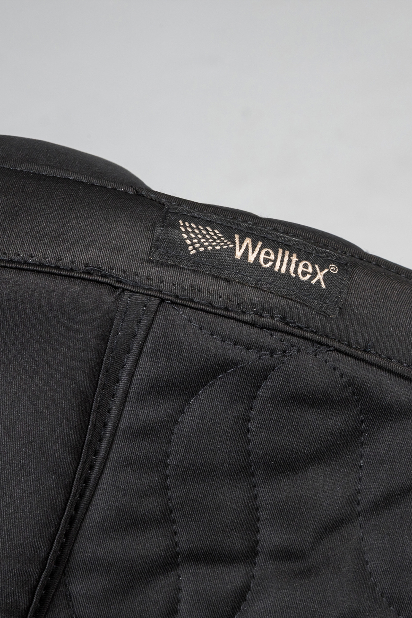 Czaprak do skoków Back on Track Deep Nights