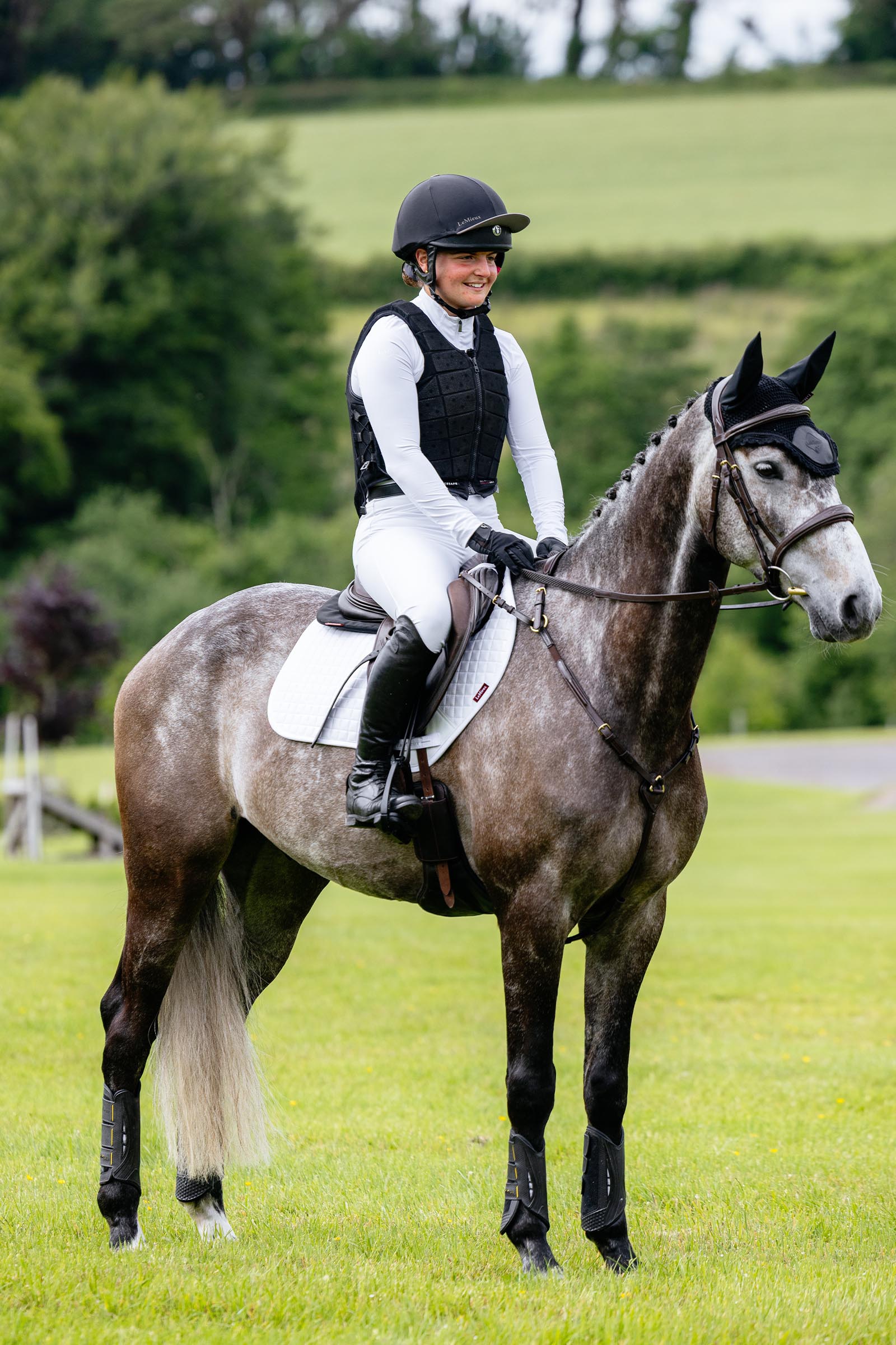 LeMieux Suede Close Contact czaprak skokowy