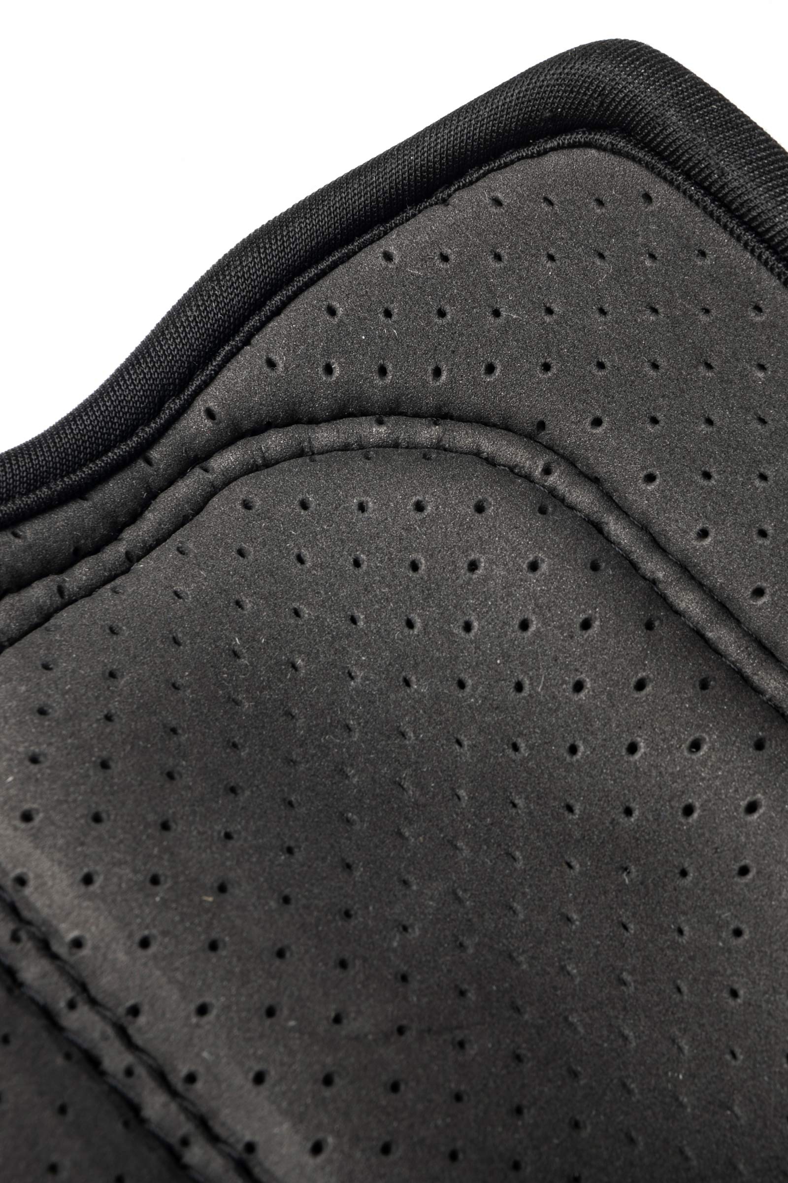 Ochraniacz LeMieux Carbon Air XC, prz&oacute;d