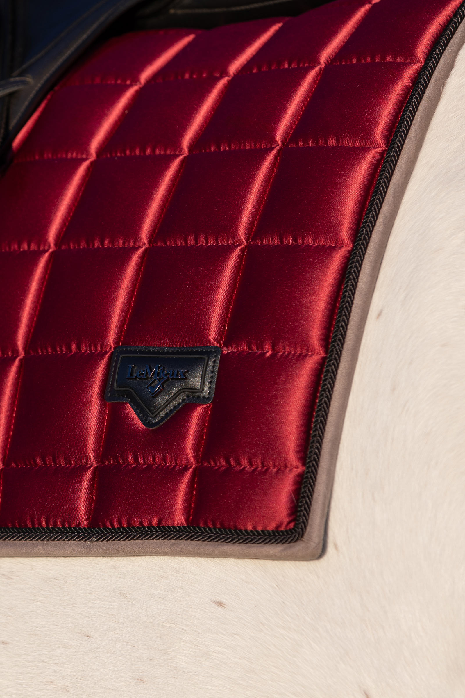 LeMieux Loire klasyczny kwadratowy czaprak ujeżdżeniowy