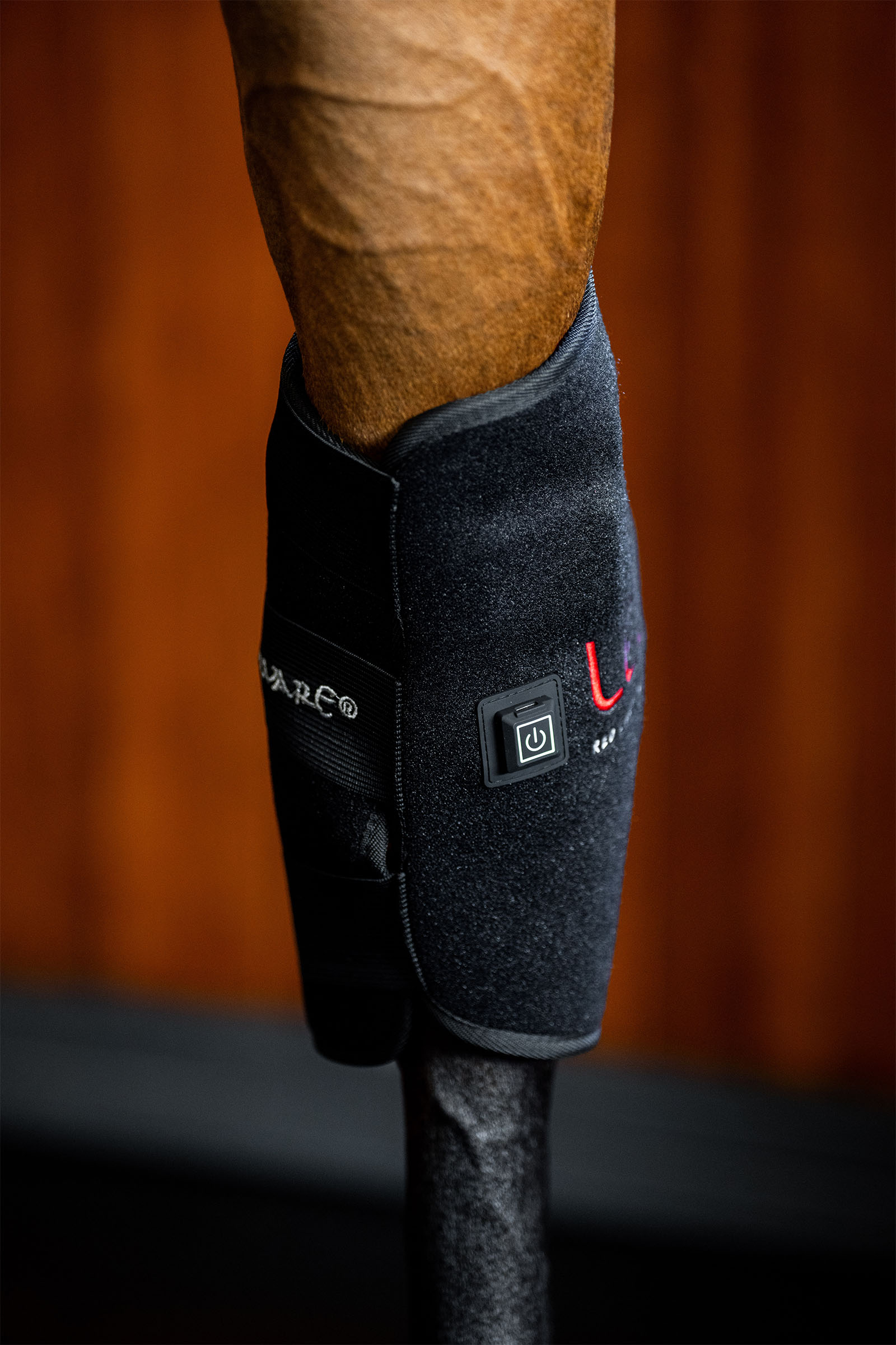 Horseware LED terapeutyczny ochraniacz na staw skokowy z czerwonym światłem (1 szt.)