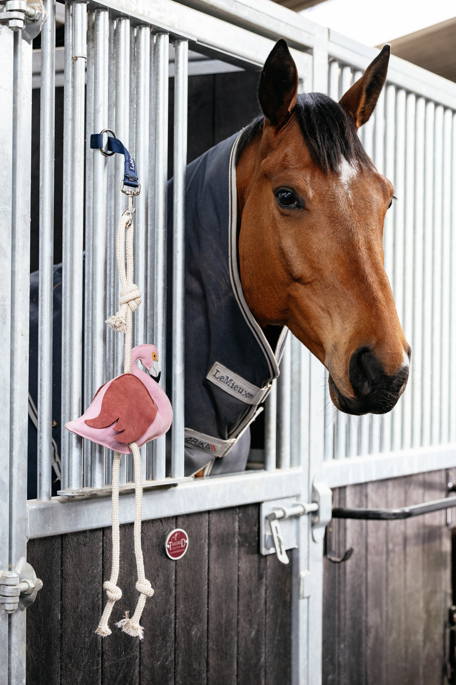 LeMieux zabawka dla konia flaming