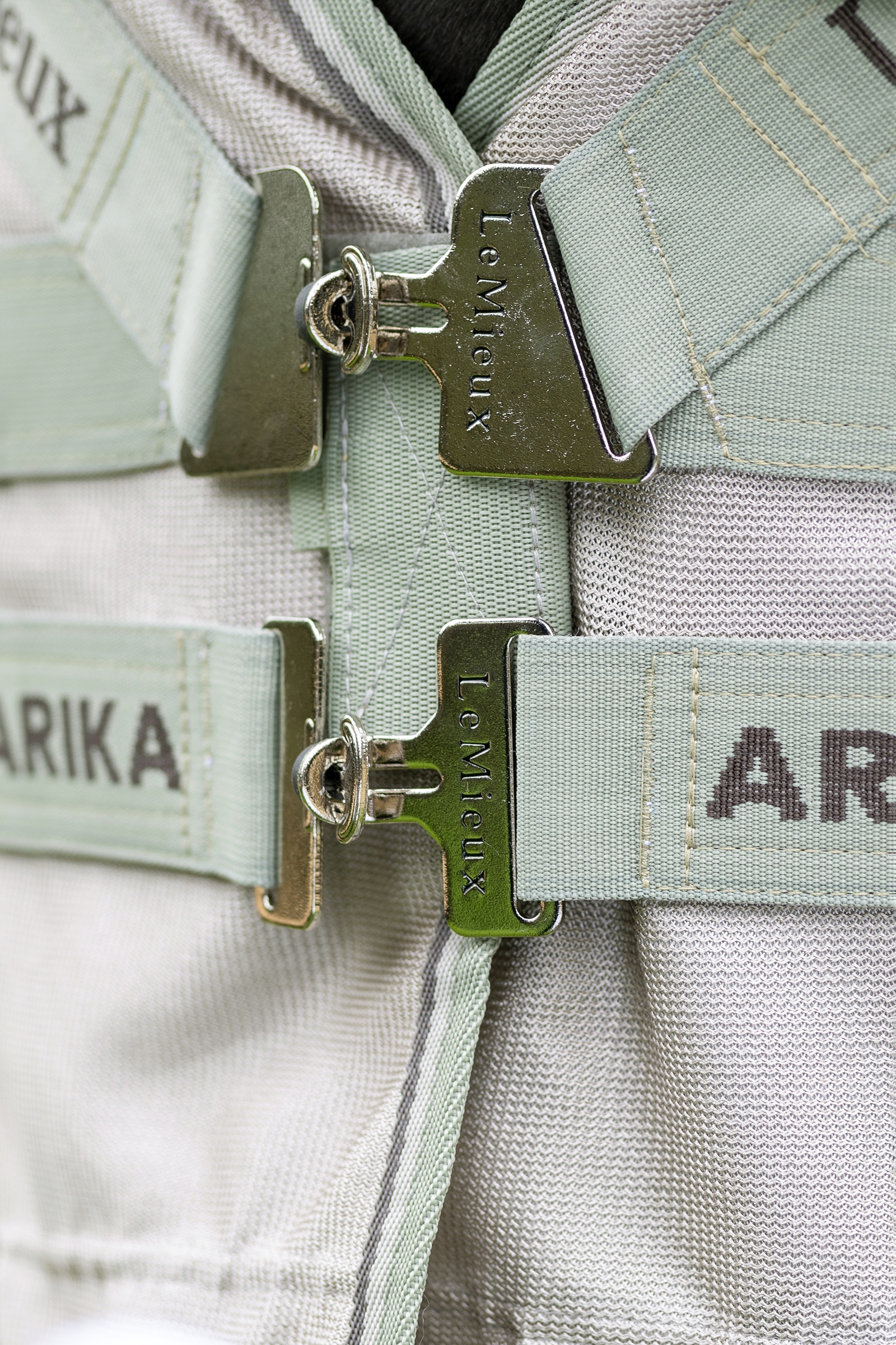 LeMieux Arika Armour-Tek Kołdra Przeciwmuchowa z odpinanym kapturkiem