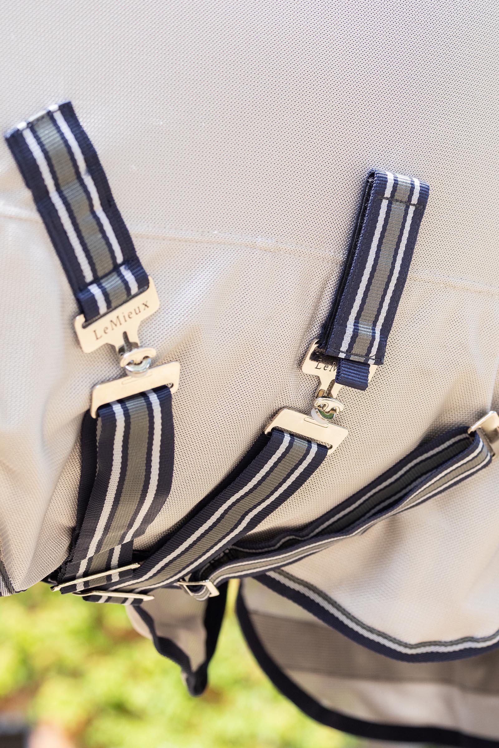 LeMieux Arika Armour-Tek derka przeciw owadom z odpinanym kapturem