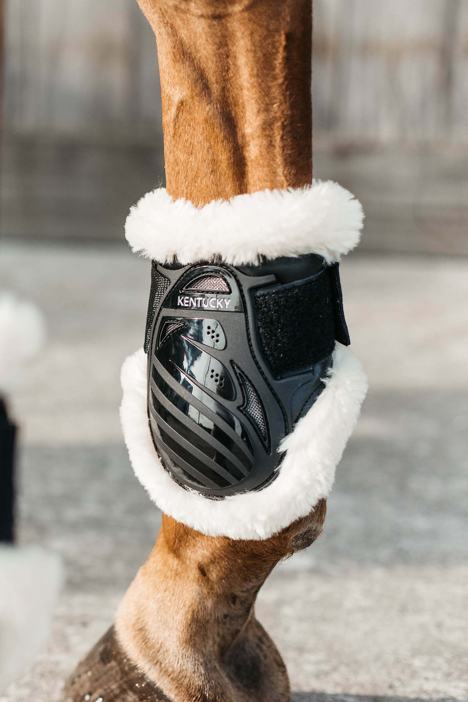 Kentucky Horsewear Ochraniacze z wegańskim futerkiem dla młodych koni