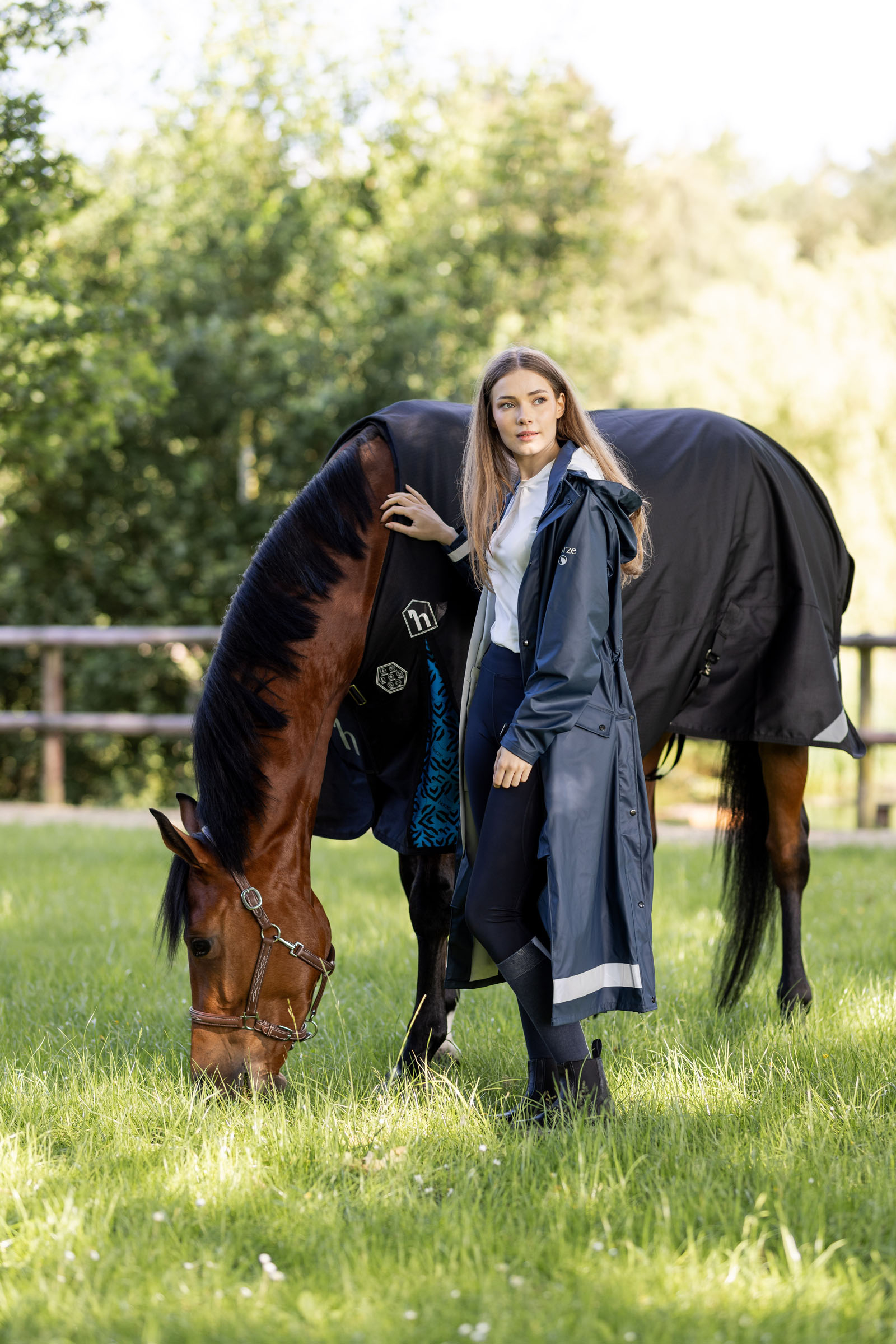 Długi płaszcz przeciwdeszczowy Horze Hazel damski z rozcięciami