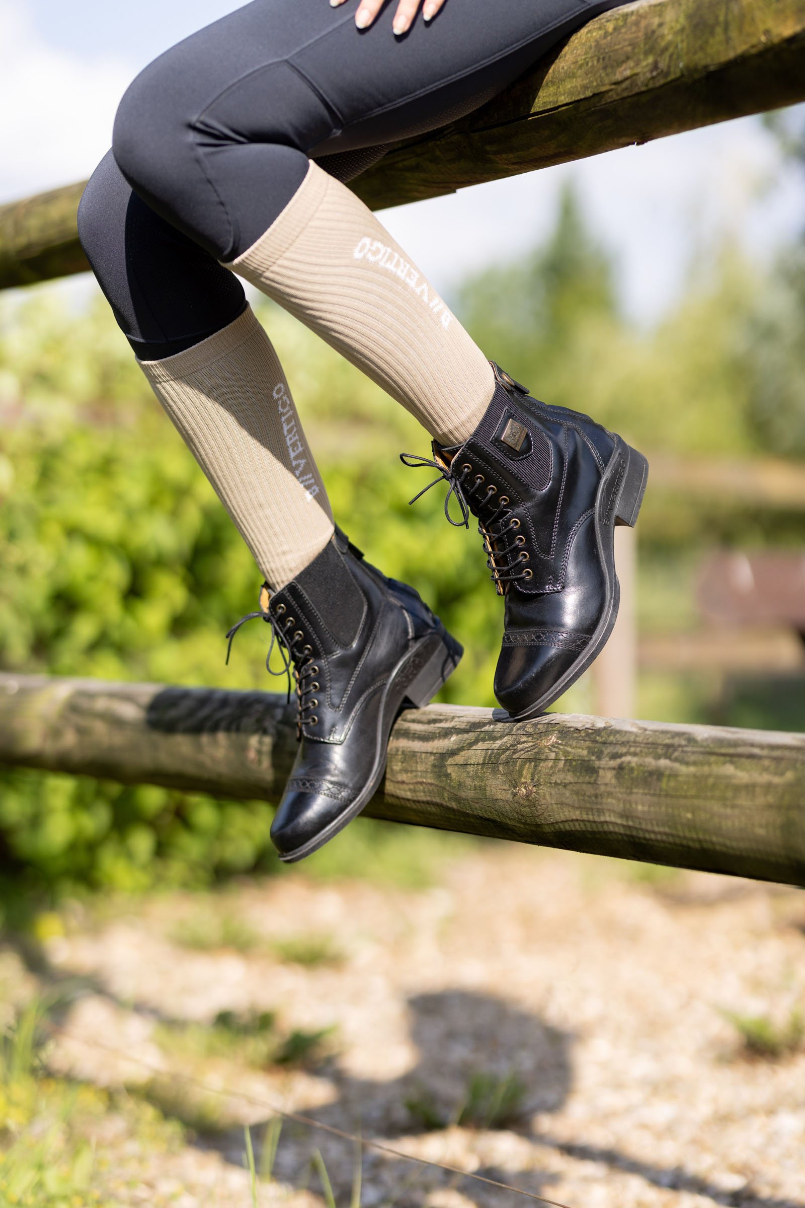 Damskie sznurowane sztyblety skórzane B Vertigo Jupiter