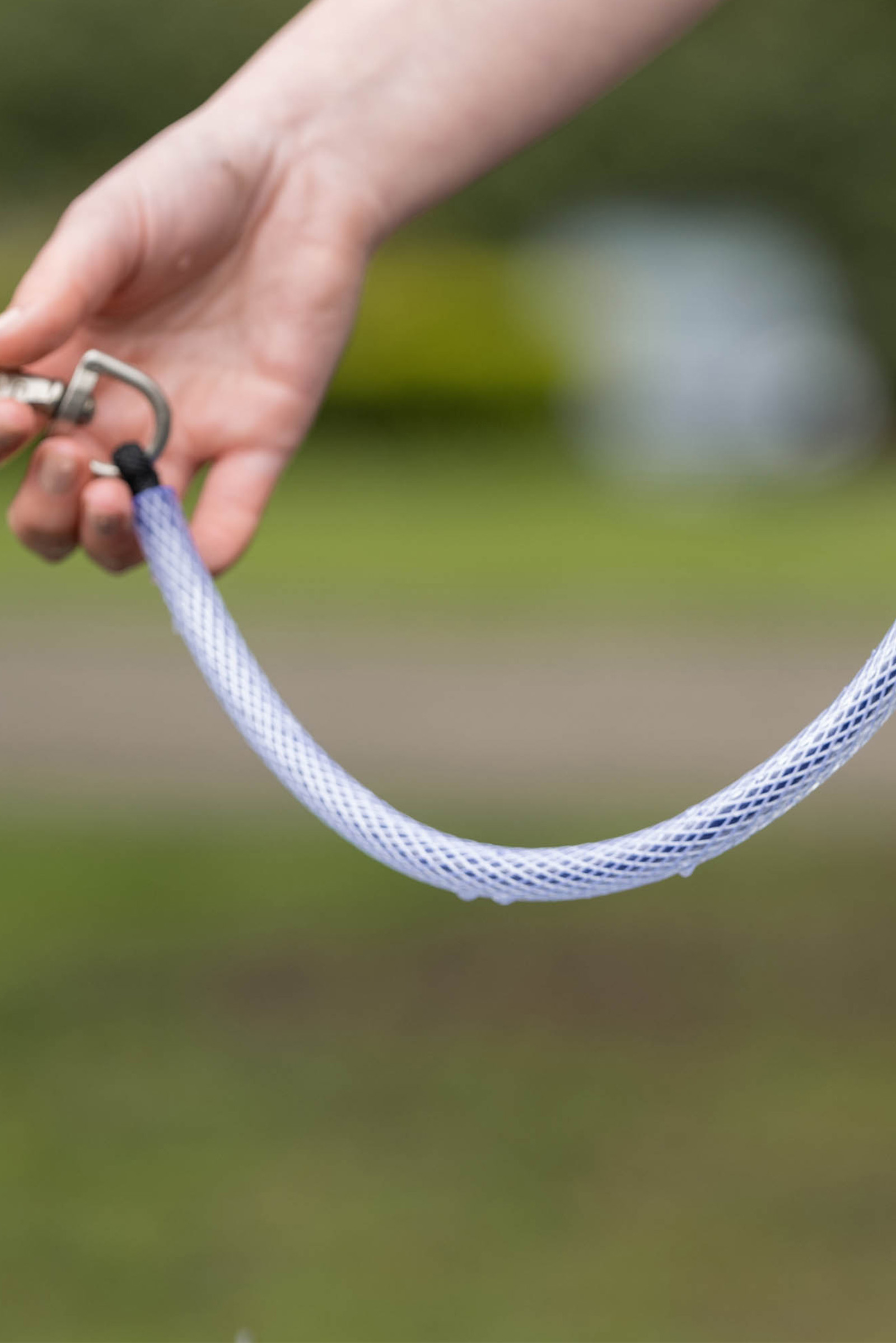 Powr&oacute;t na tor, łatwy w czyszczeniu przew&oacute;d ogonowy