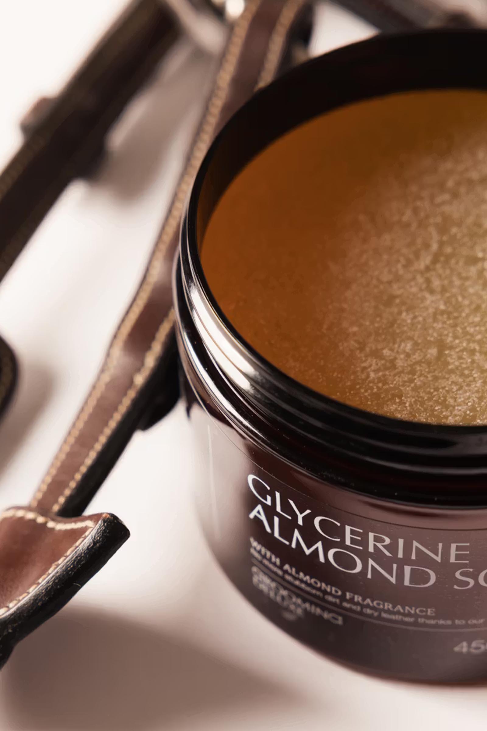 Grooming Deluxe Mydło glicerynowe migdałowe, 450 ml