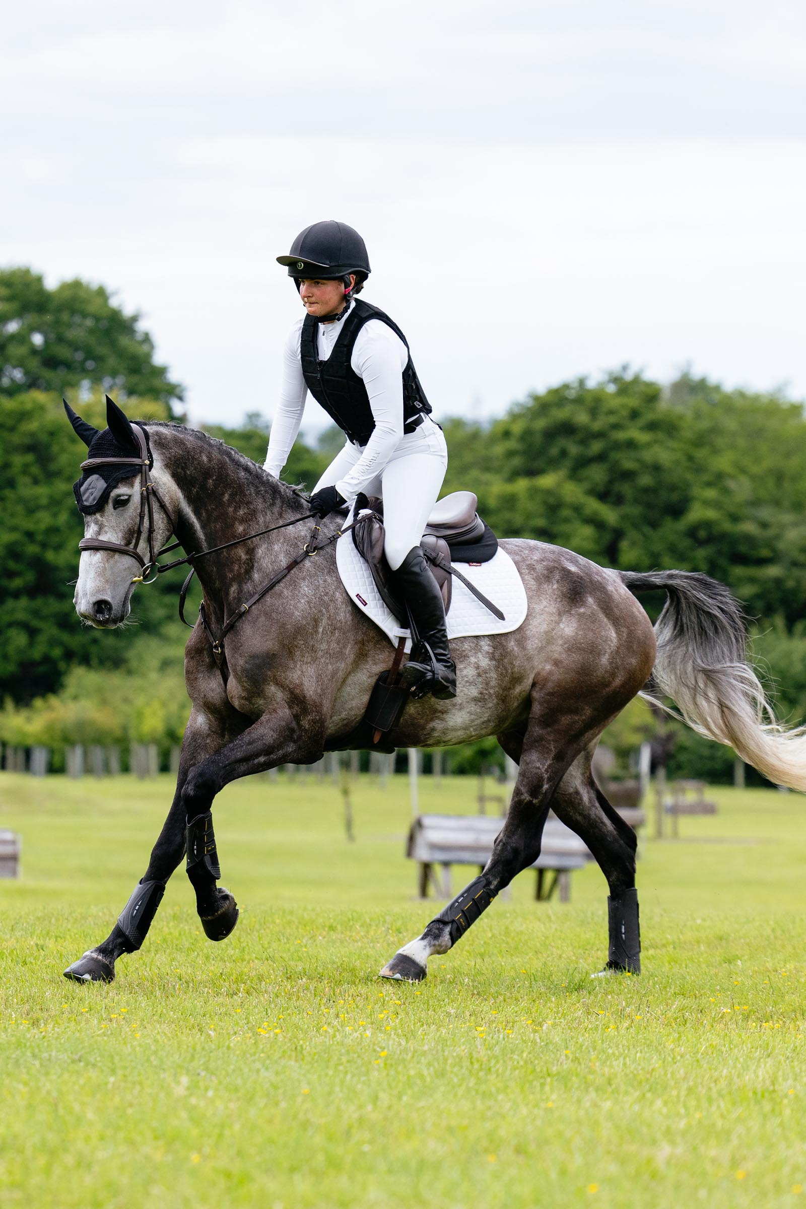 LeMieux Suede Close Contact czaprak skokowy