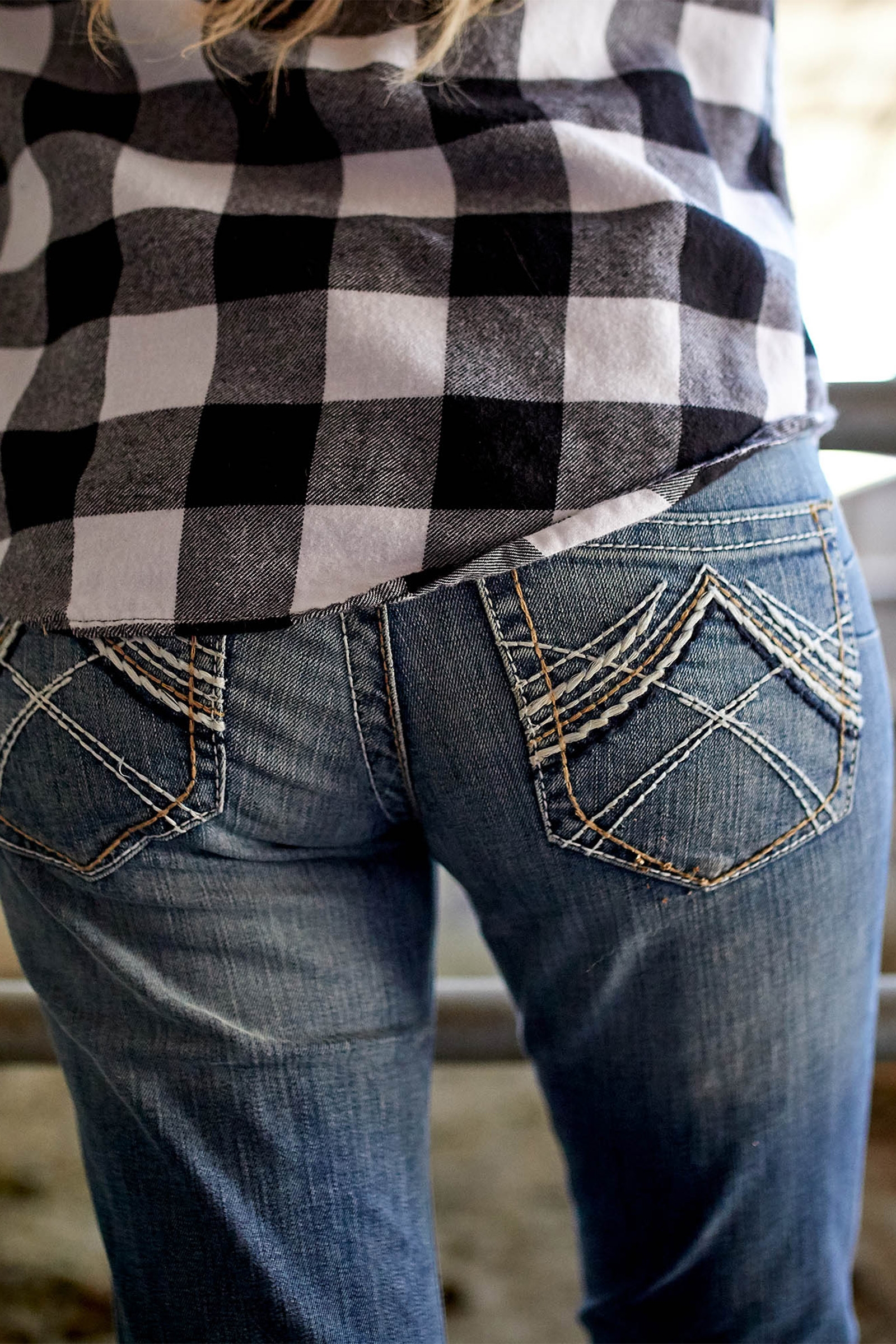 Ariat Whipstitch R.E.A.L. Bootcut stretch jeans ze średnim stanem