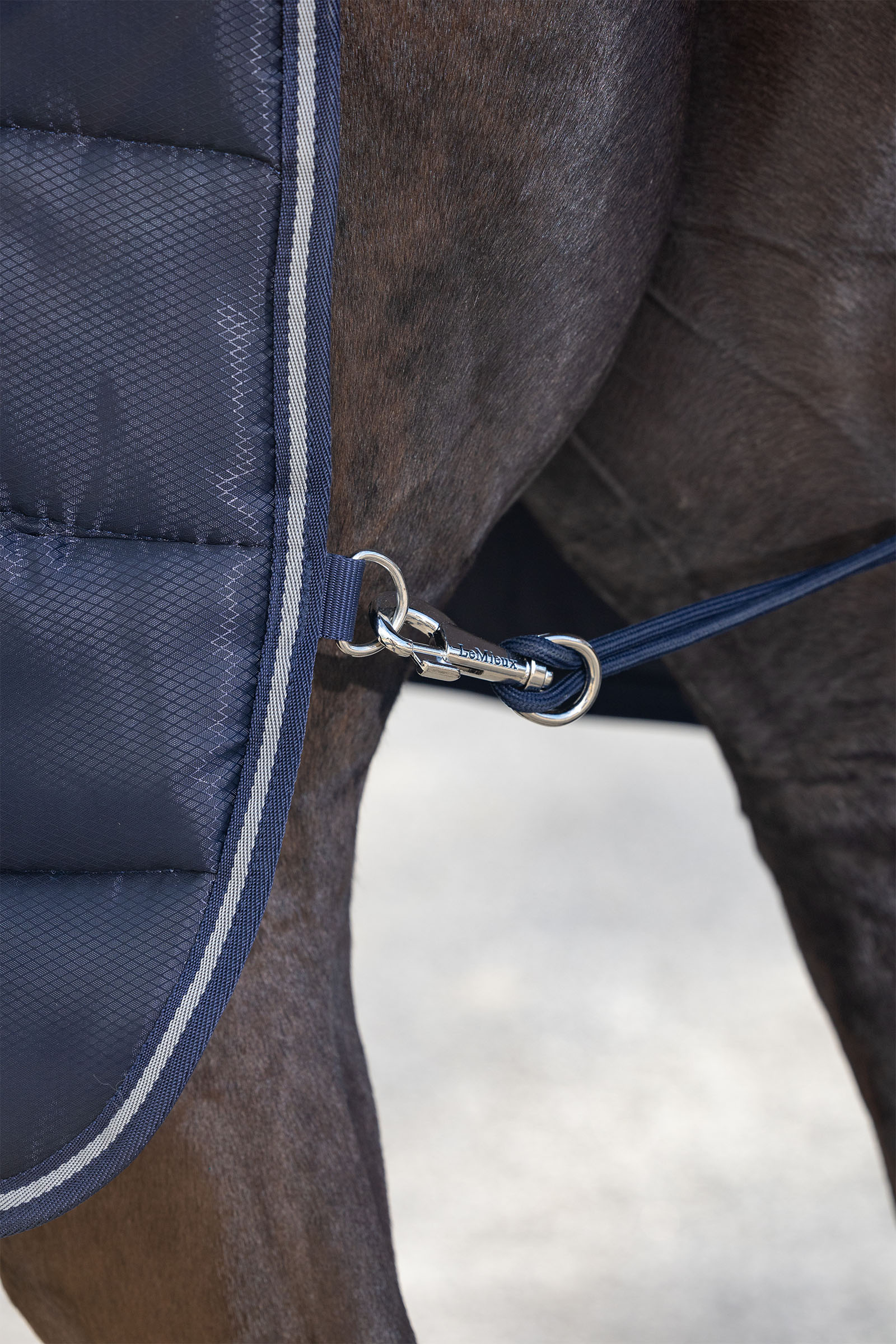 LeMieux Arika Stable-Tek derka stajenna, 100 g